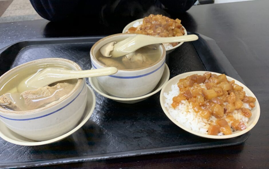 お家で台湾】本場の魯肉飯の再現レシピを公開！ | うさのホテル旅